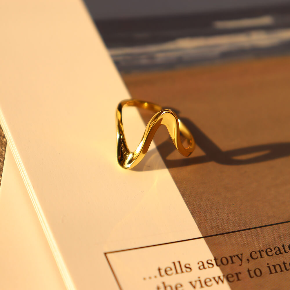 Vienna Gold Wave Ring